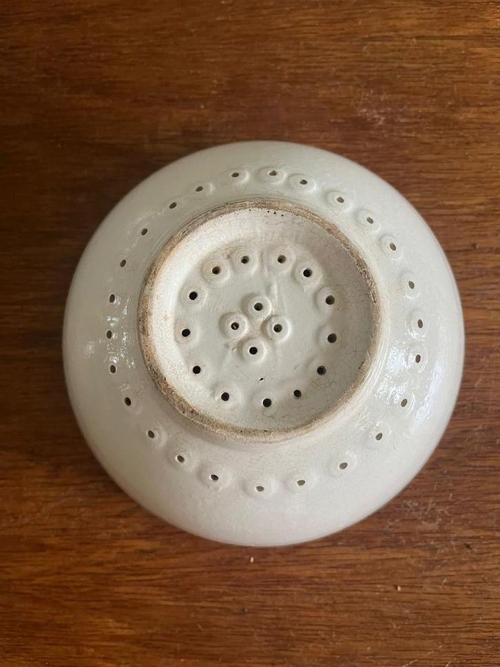 Fruit uitlek schaal, Huis en Inrichting, Woonaccessoires | Schalen en Manden, Gebruikt, Schaal, Rond, Porselein of Keramiek, Ophalen of Verzenden