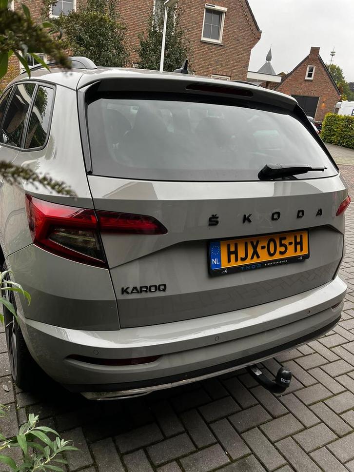 Luxe Skoda Karoq Sportline DSG|Trekhaak|Stoelverwarming|2020, Auto's, Skoda, Particulier, Karoq, ABS, Adaptieve lichten, Airbags