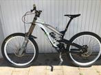 YT Tues custom downhill bike (M) te koop, Fietsen en Brommers, Fully, Ophalen, Zo goed als nieuw, Overige merken