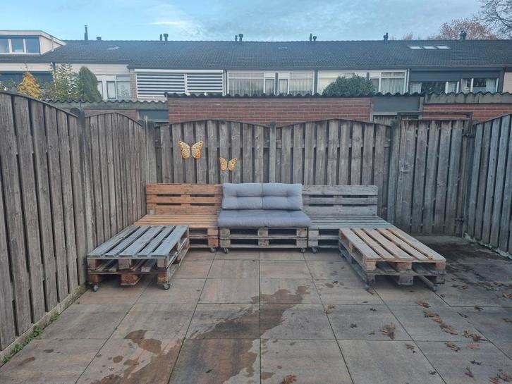 Palletbanken met wielen eronder., Tuin en Terras, Tuinbanken, Zo goed als nieuw, Hout, Ophalen