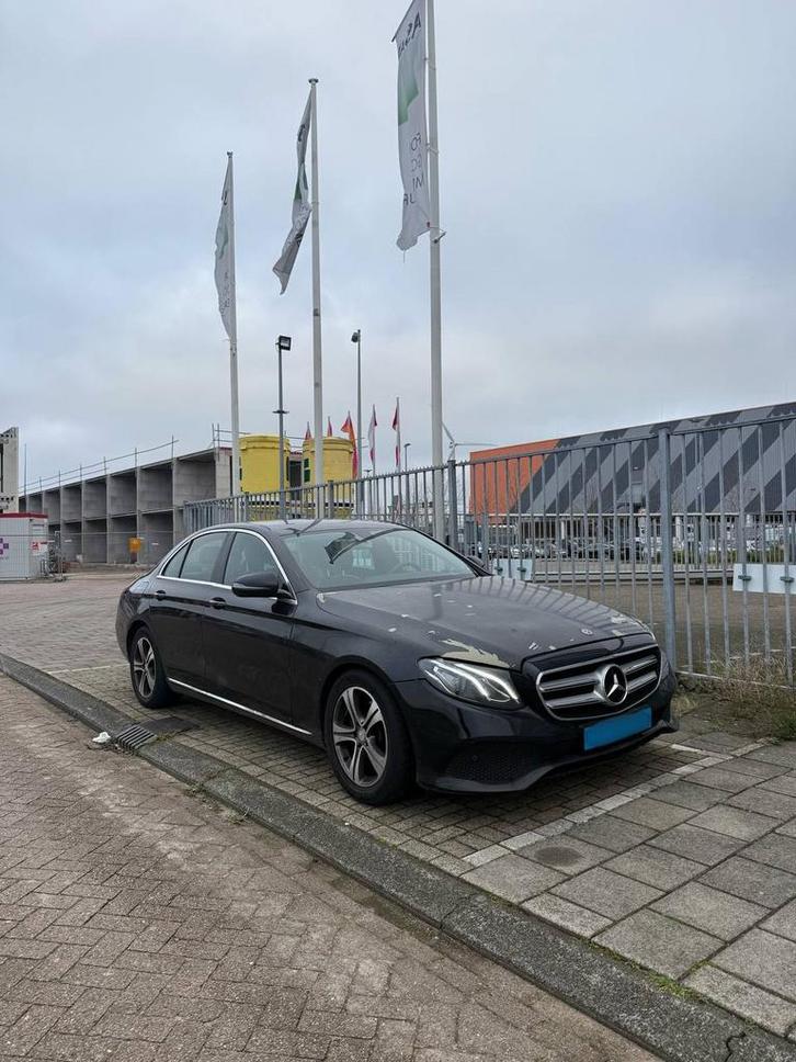 TAXI KLAAR | Mercedes-Benz E-Klasse E200d 2019, Auto's, Mercedes-Benz, Particulier, E-Klasse, Diesel, Automaat, Zwart, Ophalen