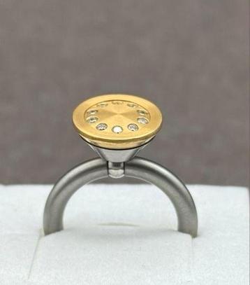 Swivel by PUR met 750er dus 18ct goud en 0,2 ct WSI beschikbaar voor biedingen