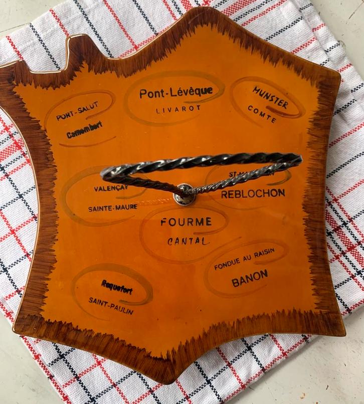 Kaasschaal in de vorm van Frankrijk, Huis en Inrichting, Keuken | Servies, Gebruikt, Schaal of Schalen, Overige stijlen, Keramiek