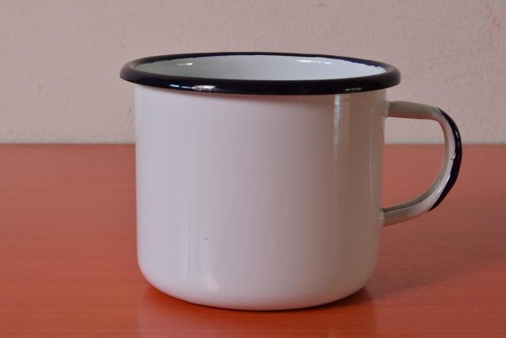 Grote retro vintage emaille mok / beker, Huis en Inrichting, Keuken | Servies, Nieuw, Kop(pen) en/of Schotel(s), Effen, Overige materialen