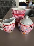 Melkkannetje, suikerpot & 3 kommetjes, Gebruikt, Keramiek, Overige typen, Ophalen of Verzenden