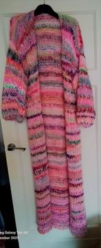 Superlang vest met prachtige kleuren M/L, Kleding | Dames, Truien en Vesten, Ophalen of Verzenden, Zo goed als nieuw, Roze