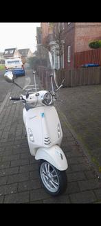 Mooie witte Vespa scooter te koop! 2750 euro, Ophalen, Overige modellen, Zo goed als nieuw, Maximaal 25 km/u