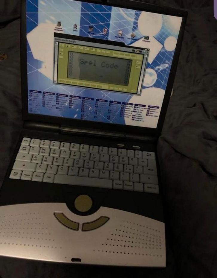 Oude Welltech Laptop - Nostalgie!, Computers en Software, Vintage Computers, Ophalen