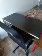 Ikea bureau inclusief bureau stoel, Huis en Inrichting, Bureaus, Ophalen, Gebruikt