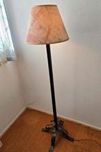 Vintage gietijzeren vloerlamp brutalist stalamp retro kap, Ophalen, Gebruikt, Nvt, Metaal