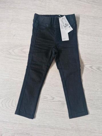 Zwarte broek maat 86/92 Hema beschikbaar voor biedingen