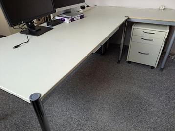 Bureau crème/beige 160x80cm beschikbaar voor biedingen