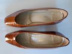 Dames bruine lakschoen maat 7 (41) Natascha Paris, Kleding | Dames, Ophalen of Verzenden, Zo goed als nieuw, Bruin