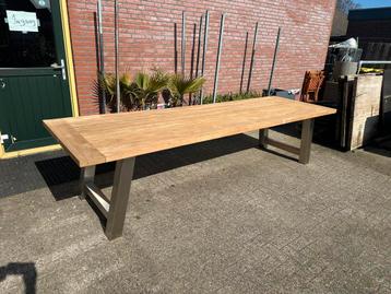 Tuintafel Suns teakblad 330  exclusieve luxe RVS H poten   beschikbaar voor biedingen