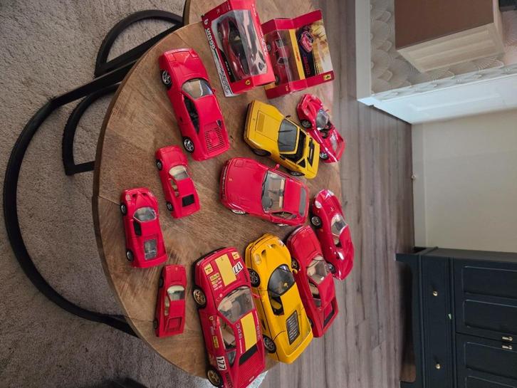 Ferrari modelauto's 1:18, 1:24, 1:39, 1:38 en 1:43, Hobby en Vrije tijd, Modelauto's | 1:18, Zo goed als nieuw, Auto, Overige merken