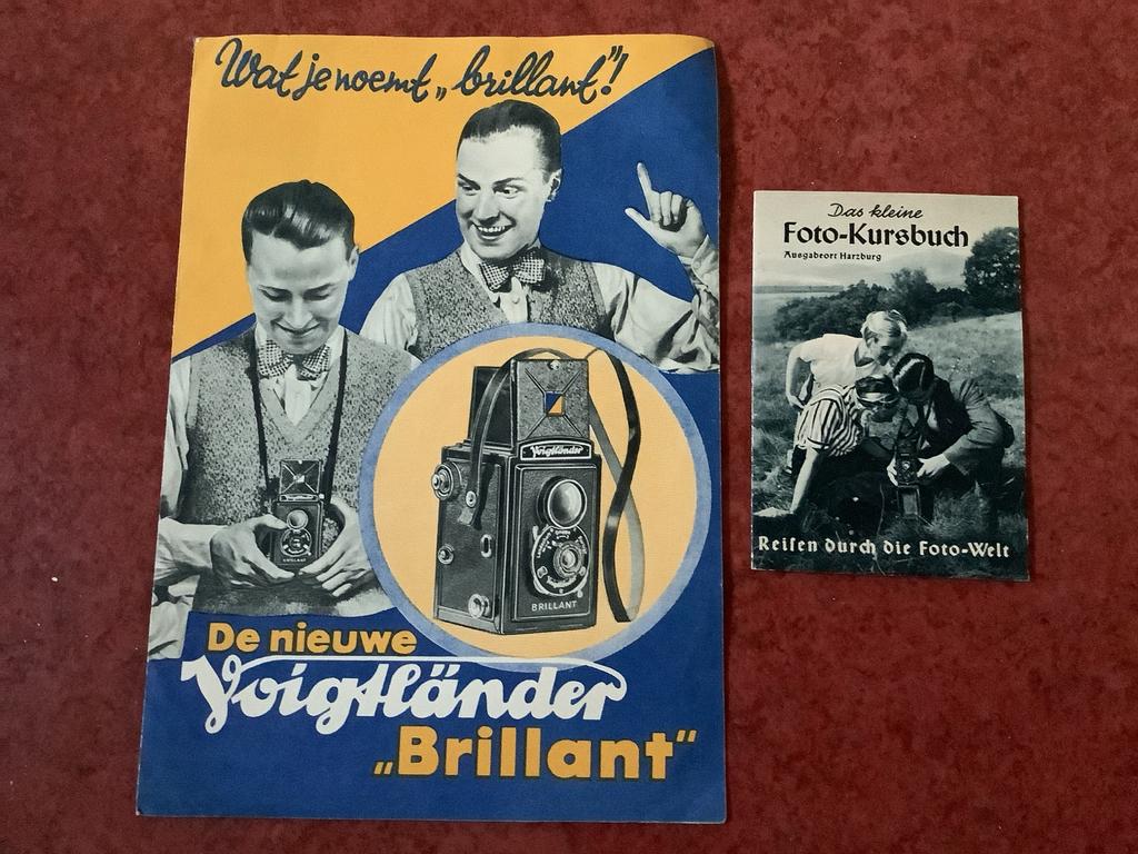 Oude reclamefolders Voigtländer fotografie, Boeken, Catalogussen en Folders, Ophalen of Verzenden, Gelezen, Folder