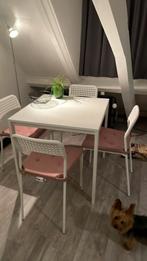 Keuken set met 4 stoelen en kussens IKEA, Huis en Inrichting, Tafels | Eettafels, Zo goed als nieuw, Ophalen