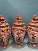 Antiek Makkum Tichelaar Chinoiserie Vazen met Deksel, Ophalen of Verzenden