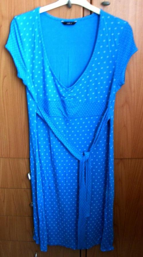 Mooie Hema stretch jurk maat M, Kleding | Dames, Jurken, Zo goed als nieuw, Maat 38/40 (M), Verzenden