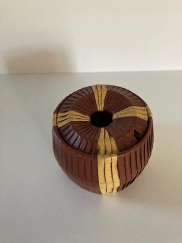 VINTAGE wolpot / knottenpot voor haken en/of breien beschikbaar voor biedingen