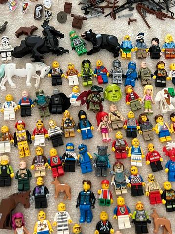 LEGO poppetjes, dieren, accessoires, wapens etc. beschikbaar voor biedingen