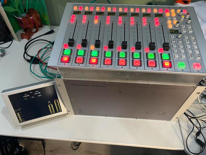 DHD 52/MX broadcast mixer, Muziek en Instrumenten, Effecten, Gebruikt, Ophalen of Verzenden