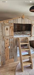 Stoer houten huisjesbed / stapelbed – van steigerhout, Kinderen en Baby's, Kinderkamer | Stapelbedden en Hoogslapers, Ophalen