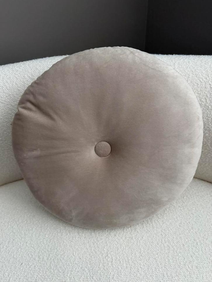 Kussen rond, Huis en Inrichting, Woonaccessoires | Kussens, Zo goed als nieuw, Overige kleuren, Rond, Ophalen of Verzenden