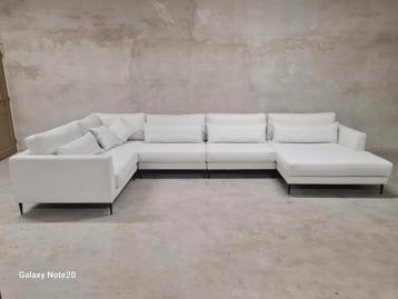 AARDEKO Grote Hoekbank showroom model beschikbaar voor biedingen