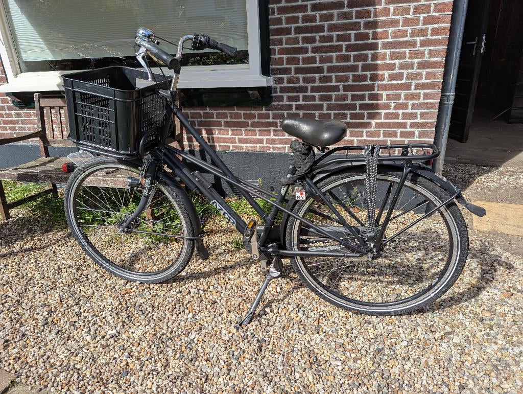 Zwarte Azor kruisframe, 8 versnellingen, Terugtraprem, Gebruikt, 47 tot 50 cm, Versnellingen