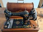 Antieke Singer naaimachine met houten kap, Ophalen