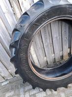 2x trekkerband 13.6 R36 inch Good Year, Ophalen