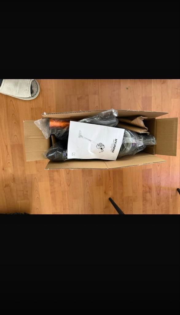 Hyundai Draadloze Steelstofzuiger - Nieuw in doos, Stofzuiger, Nieuw, Ophalen of Verzenden, Minder dan 1200 watt