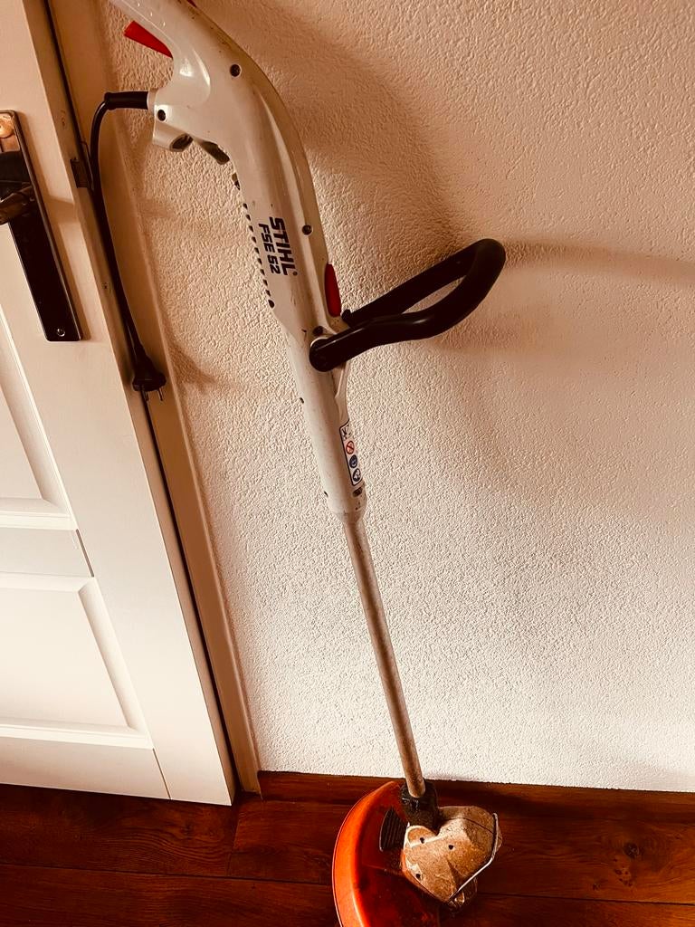Stihl FSE 52 Elektrische Kantjesmaaier, Ophalen, Gebruikt, 30 tot 50 cm, Elektrisch