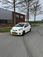 Toyota Aygo 1.0 12V Vvt-i 5DRS 2011 Wit, Voorwielaandrijving, 4 stoelen, Origineel Nederlands, Handgeschakeld