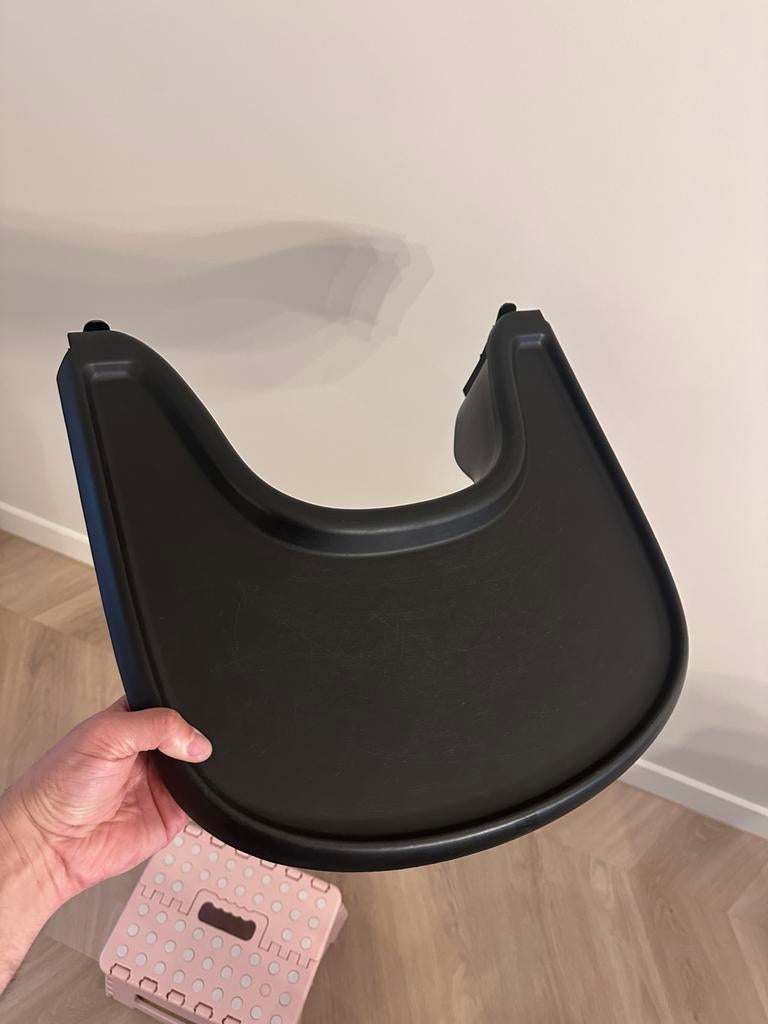 Stokke tripp trapp zwart tray baby set en tuigje, Kinderen en Baby's, Kinderstoelen, Ophalen, Zo goed als nieuw, Meegroeistoel