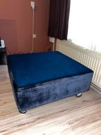 Donkerblauwe velvet bank hocker/poef met wieltjes, Huis en Inrichting, Ophalen, Zo goed als nieuw, Rechthoekig, 75 tot 100 cm