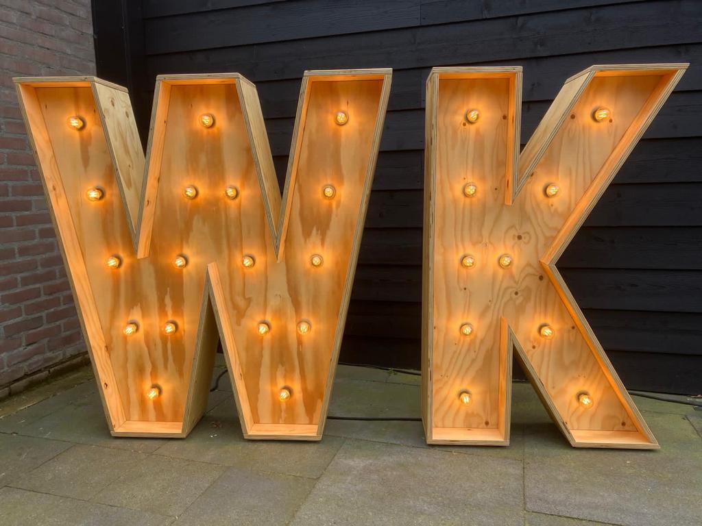Houten Letters met ledverlichting - te huur/te koop WK, Hobby en Vrije tijd, Feestartikelen | Verhuur, Ophalen, Nieuw