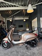 Vespa Sprint 50s | Custom | Full option | Garantie | 1e eige, Ophalen, Zo goed als nieuw, Benzine, Vespa