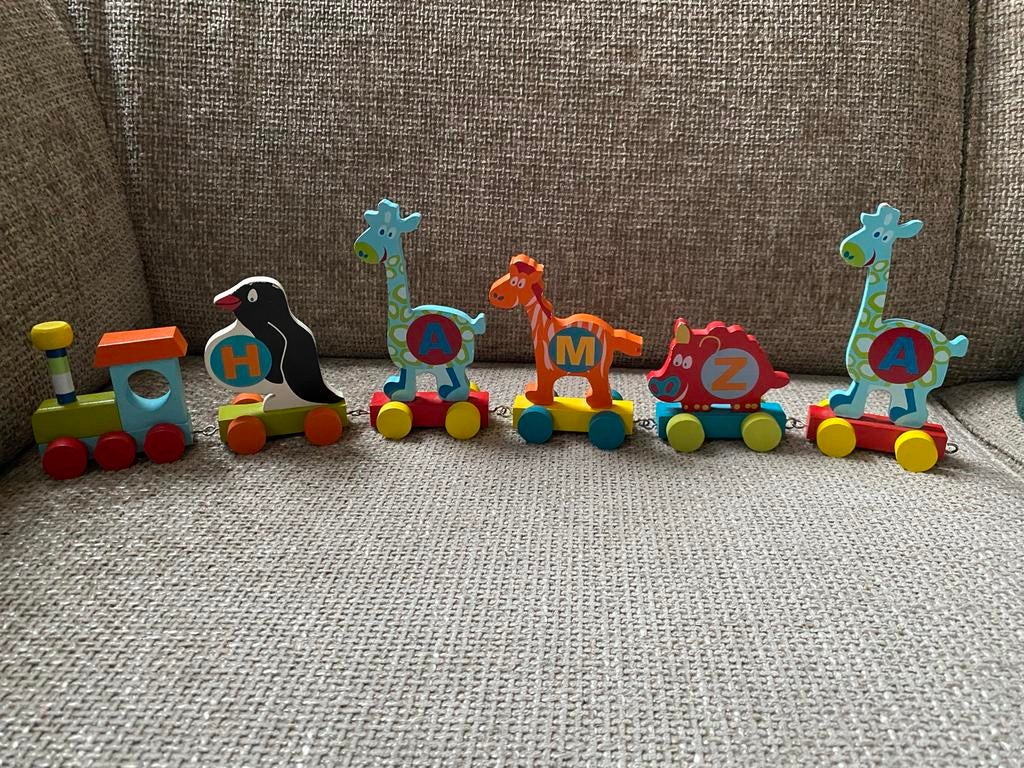 Houten trein met dieren en letters Hamza, Ophalen of Verzenden, Zo goed als nieuw, Duw- of Trekspeelgoed