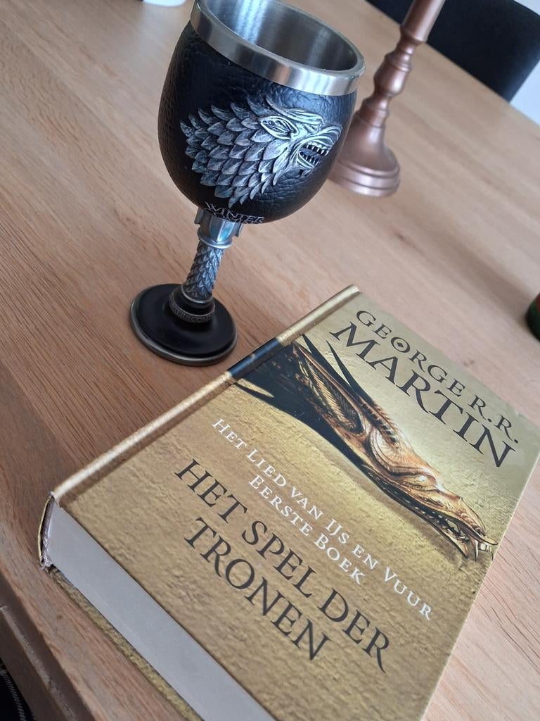 George R.R. Martin - Het spel der tronen, Boeken, Ophalen of Verzenden, Zo goed als nieuw, George R.R. Martin