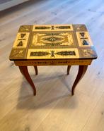 Antiek bijzettafeltje met muziekdoos, Antiek en Kunst, Antiek | Meubels | Tafels, Ophalen