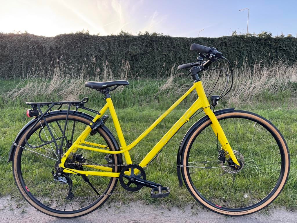 Kona CoCo Yellow 9 versn ZGAN hybridefiets / damesfiets /mtb, Fietsen en Brommers, Fietsen | Mountainbikes en ATB, Zo goed als nieuw