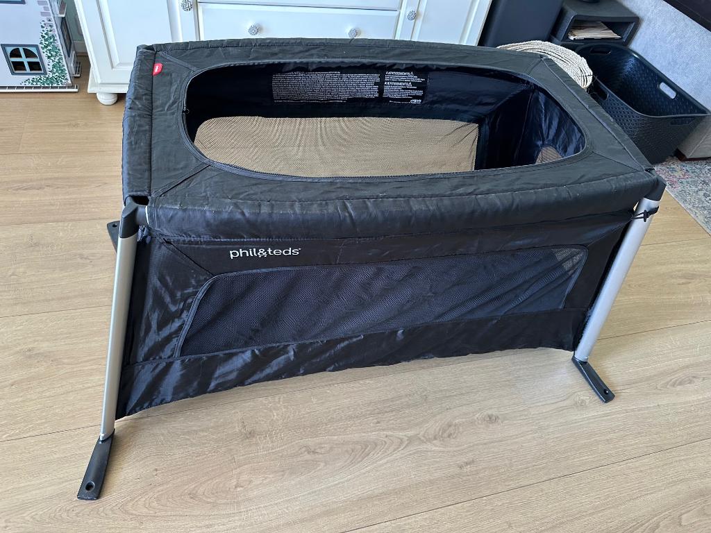 Phil & Ted's Travel Cot (lichtgewicht reisbedje), Ophalen, Zo goed als nieuw, Reisbedje