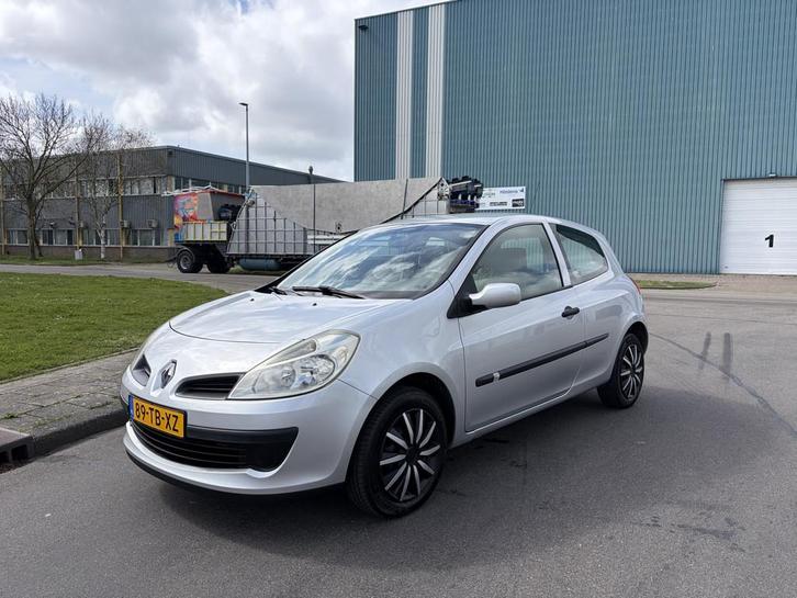 Renault Clio 1.2-16V Team Spirit 75 PK. Leuke,zuinige en fij, Auto's, Renault, Bedrijf, Te koop, Clio, ABS, Airbags, Airconditioning