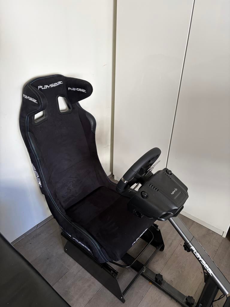 Racestoel + Xbox racestuur Logitech G920 Driving Force, Spelcomputers en Games, Spelcomputers | Xbox | Accessoires, Ophalen, Zo goed als nieuw