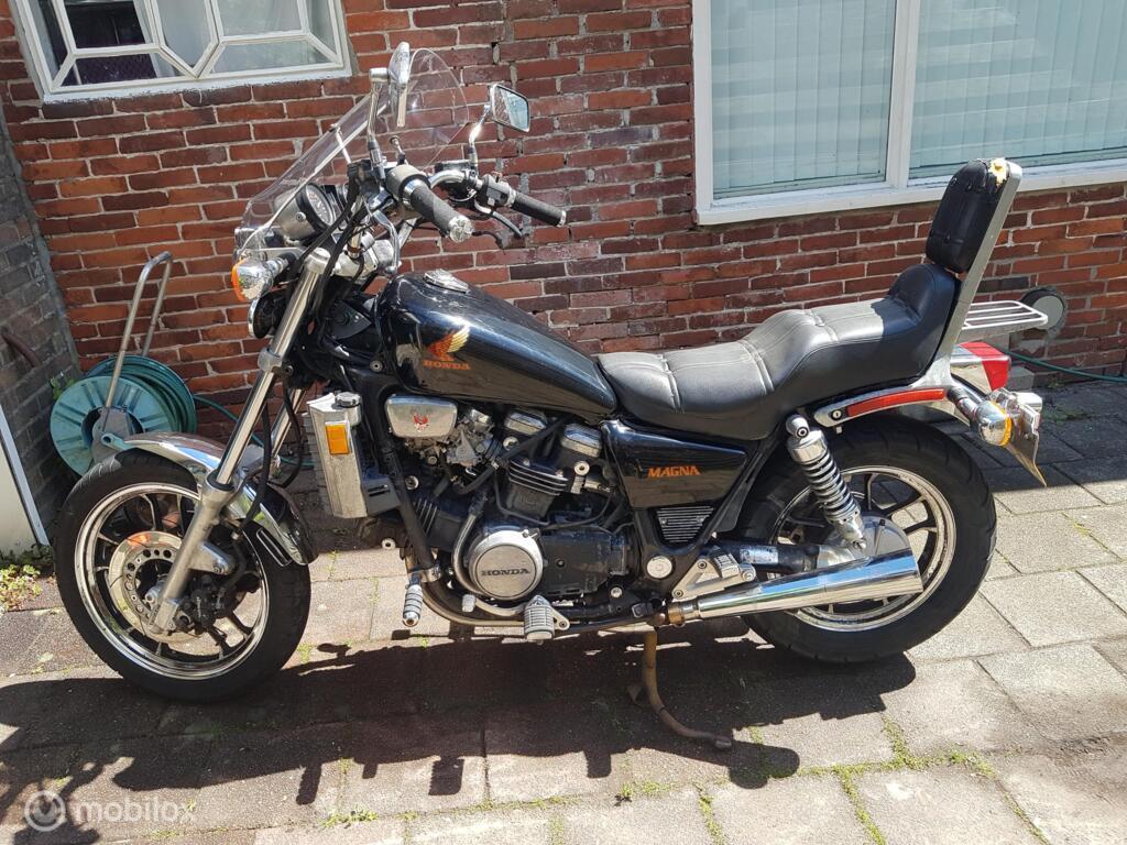 Honda  VF 700/750C Magna 1984, Gebruikt, Ophalen of Verzenden