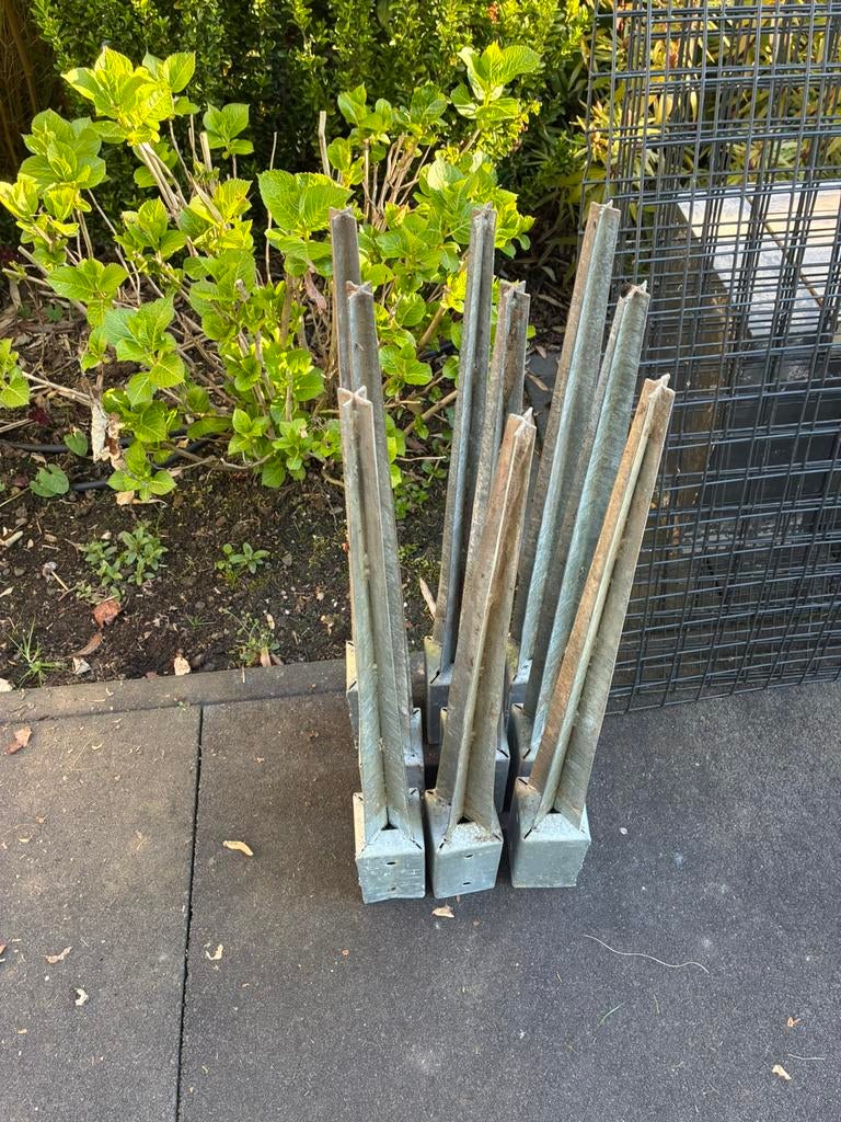 9x Paalhouder met punt verzinkt 7 x 7 cm, Ophalen, Gebruikt, IJzer, Overige typen