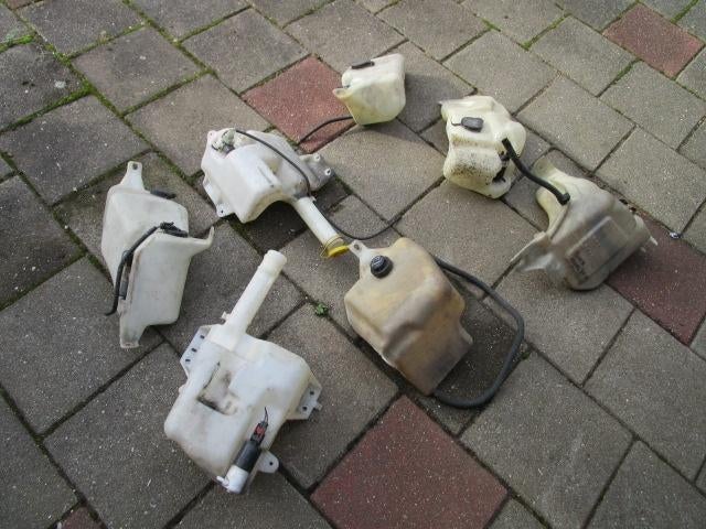 Ruitensproeier-Radiator reservoirs  Chevy- Buick -Chrysler, Auto-onderdelen, Ophalen of Verzenden, Gebruikt, Buick
