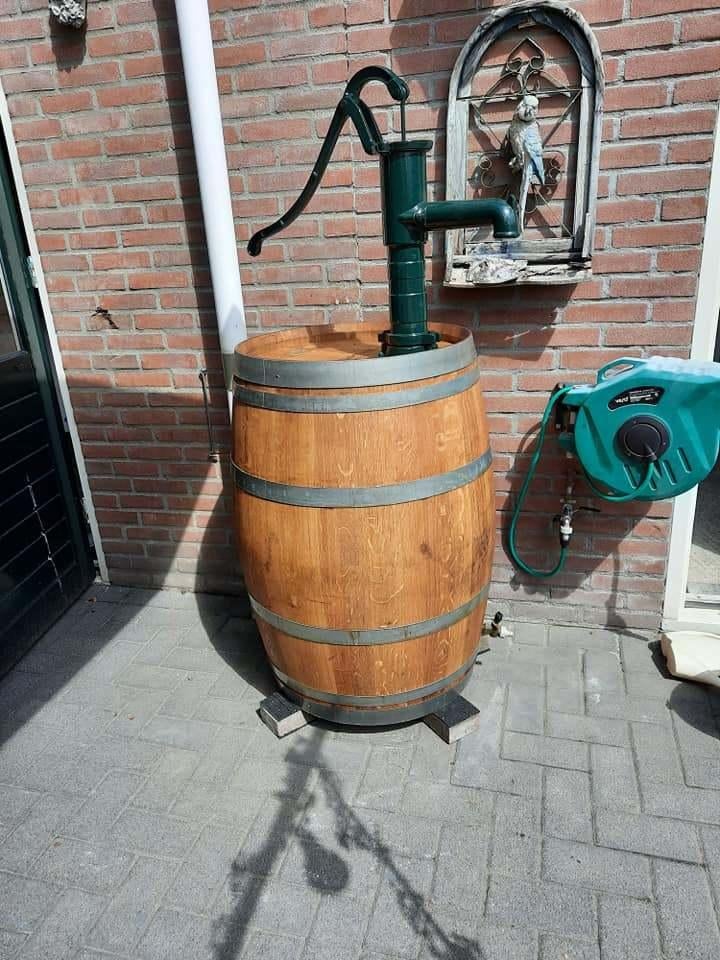 Regentonnen regenton wijnvat waterton ton vat bloembak, Ophalen, 150 liter of meer, Zo goed als nieuw, Met pomp